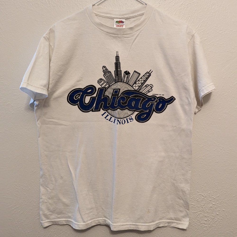 Vintage Chicago City Graphic Tee - A Piece of Windy City History!